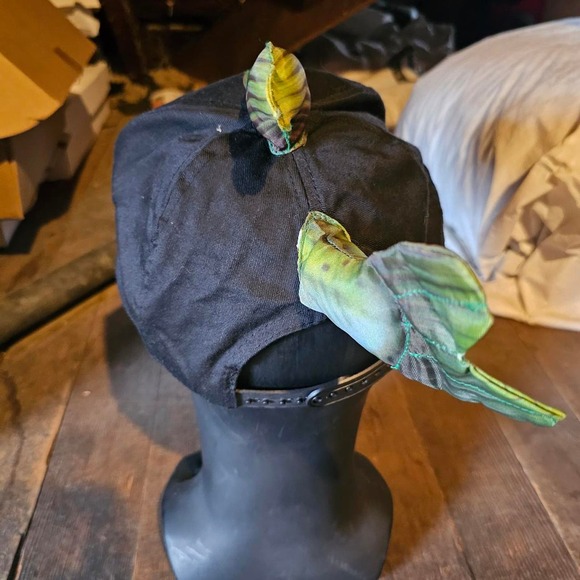 Joke Gag Meme Fishing Outdoors Sport Vintage Hat with Plush Fish One Size - Picture 3 of 4